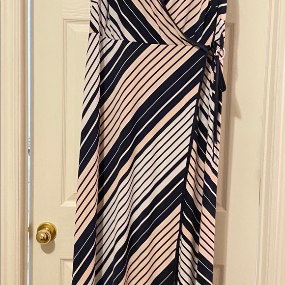 5/$20 Flowy wrap dress - Picture 2 of 5